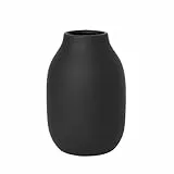 blomus -COLORA- Vase S aus Steingut, Peat, hergestellt in hochwertiger Handarbeit, elegante und dekorative Tischvase, flächenschonendes Wohnaccessoire (H / B / T: 15 x 10,5 x 10,5 cm, Peat, 65902)
