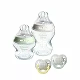 Tommee Tippee Anti-Kolik-Starterset für neugeborene Babys mit Kolik, 150-ml- und 260-ml-Babyflaschen Besonders langsamer und Langsamsauger 2 x brustähnliche mittlerem Sauger belüfteter Anti-Kolik-Stab