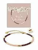 happymaker - Mondstein Armband mit Granat, Perlenarmband mit echten Edelsteinen und vergoldeter Edelstahl, handgefertigt, Geschenkverpackung, Heilsteine Armband