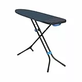 Joseph Joseph Glide Plus Bügeltisch mit kompakten verstellbaren Beinen und integrierter hitzebeständiger Dampfbügelablage, tropffreier Baumwollbezug, super saugfähig, 130 x 38cm, Schwarz/Blau
