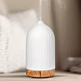 Diffuser ätherische Öle Diffusor 200ML, GuKKK Aromatherapie Duftdiffusor Raumduft Duftöldiffusoren Essential Oil Raumdiffuser Leise Einstellbar Raumdiffusor Klein RGB für Yoga Büro Weiß