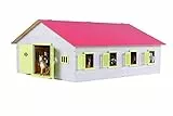 Kids Globe Farming Reiterhof rosa Bauernhof Pferdestall Holz 1:24 mit 7 Boxen, Spielzeug Pferdehof, mit praktischem Faltdach, für alle gängigen Tierfiguren 610189