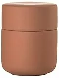 Zone Denmark Ume Keramikdose mit Deckel fürs Bad, Deko Badezimmer, Badezimmer Organizer, Hübsche Dose für Aufbewahrung, aus Keramik, Durchm. 8,3 cm, Höhe 10,3 cm, Terracotta
