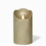 MIJOMA LED-Echtwachskerze mit Flackerflamme, Timer und batteriebetrieb | Indoor LED-Kerze mit warmweißem Licht | Natürliche Optik (Gold - strukturierte Oberfläche, Ø7.5cm x 12.5cm)