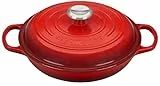 Le Creuset Signature Gusseisen Gourmet-Profitopf, Rund, Ø 26 cm, 2,2 l, Für alle Herdarten inkl. Induktion geeignet, 4,205 kg, Kirschrot, 21180260602430