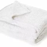 Sonive Flanell Kuscheldecke 120x150cm, Oeko-Tex zertifizierte Wohndecke aus Polyester, Flauschig Decke, Geschenke für Erwachsene & Kinder Weiß