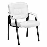 Flash Furniture Bürostuhl mit mittelhoher Rückenlehne – Schreibtischstuhl mit gepolsterten Armlehnen und LeatherSoft-Material – Ideal für Home Office oder Büro – Weiß/ Schwarz