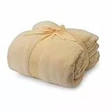 Lumaland Kuscheldecke 150x180cm mit Ärmeln & Fußtasche aus 100% Coral Fleece | Warme & atmungsaktive Sofadecke aus besonders weichen Fasern, inkl. Tasche für Handy oder Fernbedienung [Beige]