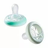 Tommee Tippee Closer to Nature natürlich geformter Beruhigungssauger für die Nacht, 0–6 Monate, 2er Pack, mehrfarbig
