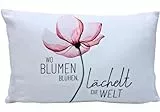 Dekohelden24 Zierkissen - Kuschel Kissen mit Blüte/Dekokissen - Kopfkissen - Wo Blumen blühen, lächelt die Welt - L/B/H ca. 40 x 13 x 23 cm, 100% Baumwolle.