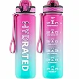 QLUR Trinkflasche, 1L BPA-Frei Tritan Wasserflasche mit Strohhalm, Trinkflasche Sport Auslaufsicher mit Zeitmarkierung und Bürste, Sportflasche für Fitness, Schule, Yoga, Lila Grün (1 Flasche)