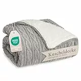Blumtal Kuscheldecke 150x200 cm mit Zopfstrick-Optik - Oeko-TEX zertifizierte Mikrofaser Fleecedecke mit weicher Sherpa-Innenseite - Wohndecke 150x200 - Grau/Weiß