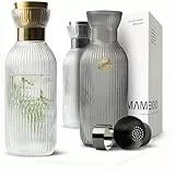 MAMEIDO Wasserkaraffe 1,5 l, Glaskaraffe mit Ausgießer & Sieb, mundgeblasene Karaffe Glas, Wasserkrug mit edler Optik für besondere Anlässe, Karaffen zum Verschenken (Crystal Gold)