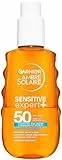 Garnier Ambre Solaire Sensitive Expert + Hydrating UV Water Sonnenschutzspray LSF 50 – Sonnen-Spray für Körper, Gesicht, Kopfhaut & Haare – Wasserfest, sandresistent & nicht fettend – 150ml