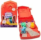 Kinetic Sand Sandy Farm Set - mit 340 g magischem Sand aus Schweden, 2 Stempeltieren, 1 Traktor und Zubehör für kreatives Indoor-Sandspiel, ab 3 Jahren