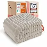 BEDSURE Kuscheldecke Flauschig - Wolldecke & Fleecedecke, Sofadecke, Weiche Warme Grobe Korddecke für Zimmer Deko, Wohn- & Kuscheldecken, Tagesdecke, Beige, 150 x 200 cm
