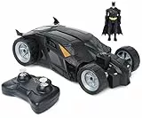 DC Comics - Batman Batmobile mit Fernsteuerung und Batman Figur (10cm) (2,4 GHz), einfach zu Fahren, kompatibel mit den Batman-10cm-Figuren, Maßstab 1:20, ab 4 Jahren