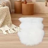 twirush Faux Lammfell Schaffell Teppich 60x90 cm, Lammfellimitat Teppich Flauschiger Weicher Longhair Fell Lammfellimitat Carpet für Stühle Sofa Schlafzimmer Kinderzimmer (Weiß, Unregelmäßig)