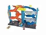 Hot Wheels City Trackset mit 1 Auto, 2-in-1-Rennturm, von Einzelbahn in zweispurige Rennbahn umwandelbar, manueller Aufzug, HKX43
