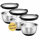 SILBERTHAL Edelstahl Schüssel mit Deckel - 700ml 3er Set Rührschüsseln zum Servieren, Kochen, Backen, Aufbewahren - Rutschfester Boden