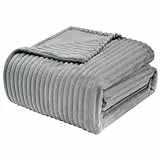 WOLTU Kuscheldecke Flanell Flauschig, Wohndecke Fleecedecke warme Decke, Sofadecke mit Streifenmuster, die zusätzlich eine dekorative Funktion aufweist, Überwurf für Bett Couch, 220x240 cm Grau