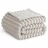 RUIKASI Kuscheldecke Flauschig Decke Beige - 150x200cm Fleecedecke Sofadecke Couchdecke für Wohnzimmer Deko Tagesdecke Blanket, Weiche Wolldecke Warme Korddecke als Wohn- & Kuscheldecken