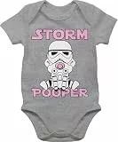 Baby Body Kurzarm - Sprüche - Storm Pooper I - 3/6 Monate - Grau meliert - geschenk babyparty babymode witzig spruch comic bodys geschenke+geburt babybody mit sprüchen spruche mädchen babybodys