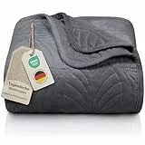 Gräfenstayn Premium Tagesdecke 220x240 cm – Bettüberwurf mit Nahtloser Steppung & Blatt-Design – Samt-Decke – weich, knitterfrei & pflegeleicht – Überwurf für Bett & Sofa (anthrazit)