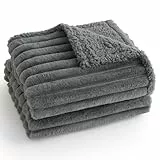 BEDSURE wasserdichte Hundedecke - 76 * 102 cm Hundedecke waschbar für mittelgroße Hunde, Haustier Decke flauschig und weich, Schutzdecke Hundesofa, Decke für Hunde, Grau