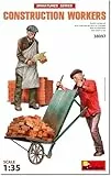 MiniArt 38097 1:35 1:35 Figuren Set Bauarbeiter m. Zubehör (2) - originalgetreue Nachbildung, Modellbau, Plastik Bausatz, Basteln, Hobby, Kleben, Modellbausatz, Zusammenbauen