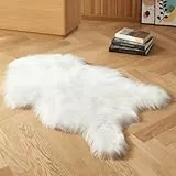twirush Faux Lammfell Schaffell Teppich 60x90 cm, Lammfellimitat Teppich Flauschiger Weicher Longhair Fell Lammfellimitat Carpet für Stühle Sofa Schlafzimmer Kinderzimmer (Weiß, Unregelmäßig)