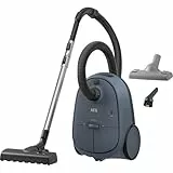 AEG CLEAN 6000 Staubsauger mit Beutel, Hohe Saugleistung, inkl. Zusatzdüsen, 55 % Recyclingkunststoff, für Haustierbesitzer, Reinigen von Polstern, 12 m Aktionsradius, 850 W, Blau, AB61C2DBS