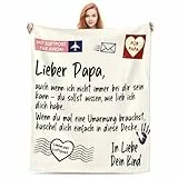 FestiKiva Kuscheldecke für Papa - Geschenk für Vater zum Vatertag & Geburtstag - Flauschige Luftpost Brief Design Wohndecke 150x130cm mit Spruch Lieber Papa (Retro-Gelb)