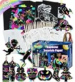 Smarkids Kratzbilder für Kinder, 143 Bastelset Regenbogen Kratzpapier zum Zeichnen und Basteln mit 24 Magic Karten 20 Holzstiften 4 Schablonen Bürste Lesezeichen Bänder Halterung für Jungen Mädchen