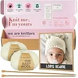 We Are Knitters Loris Beanie Strickset für Babys, DIY Mütze aus 100% Alpaka Wolle zum Stricken, Häckel kit für Anfänger, Strickset für Anfänger inkl. Stricknadeln Set, Größen 0-6M & 6-12M