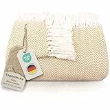 Gräfenstayn Premium Tagesdecke mit Fransen - 100% Baumwolle - 220 x 240 cm - Fischgrätenmuster Sommerdecke - Baumwolldecke als Bett-Überwurf, Couch-Überwurf, Sofa-Decke (Beige)