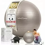 Body & Mind Gymnastikball inkl. Luftpumpe - Anti-Burst Pilates Ball, Pezziball für Schwangerschaft Ergonomischer Sitz als Büro-Stuhl, Sitzball für Yoga, Gymnastik & Workout (Beige, 65 cm)