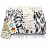 Gräfenstayn Premium Tagesdecke mit Fransen - 100% Baumwolle - 150 x 200 cm - Fischgrätenmuster Sommerdecke - Baumwolldecke als Bett-Überwurf, Couch-Überwurf, Sofa-Decke (Anthrazit)