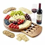 RAXCO Akazienholz Käsebrett Geschenkset mit Schieferplatte, 32 cm rundes Charcuterie-Brett mit versteckter Schublade und 4 speziellen Käsemessern