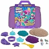Kinetic Sand Meerjungfrauen Koffer - mit 934 g original kinetischem Sand aus Schweden in 3 Farben, 6 Förmchen, 1 Schaufel für kreatives Indoor-Sandspiel, für Kinder ab 3 Jahren