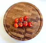 B4K® 35х35х4cm Küchenbrett aus Eiche Stirnholz | Antibakterielles Hirnholzbrett mit Griffen, Silikonfüßen und Saftrille | Stirnholz Schneidebrett | Hackblock