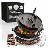 GUSSKÖNIG Dutch Oven Set [7L ] - Eingebrannter Feuertopf mit praktischem Deckelheber und Edelstahl Untersetzer