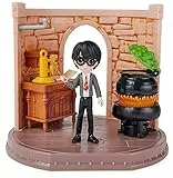 Wizarding World Harry Potter - Hogwarts Zaubertränke Klassenzimmer Spielset mit exklusiver Harry Potter Sammelfigur, Spielzeug für Kinder ab 5 Jahren, Fanartikel