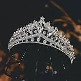 Haarschmuck Krone Tiaras für Frauen vielfältige Silberne Farbe Kristall Kronen Diadem Braut Tiaras Luxus Kubikzirkonia Kronen Kopfstücke Hochzeit Haarschmuck Accessoires, Stil eine Silberne Farbe