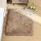 ORINOVA Teppich Schlafzimmer Beige Flauschig Fellteppich Kunstfell Teppich 60x90 cm Bettvorleger Wohnzimmer Klein Deko Weich Kuschel Waschbar