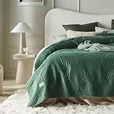 ROOM99 Feel Elegante Tagesdecke in Dunkelgrün 200 x 220 cm Vielseitige Wohndecke Bettüberwurf oder Sofaüberwurf Überwurfdecke für Bett und Sofa Steppdecke Stil Ideal als Bedspread Velvet Samt