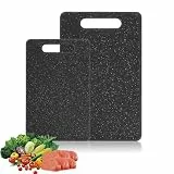 HSYTEK 2 Stück Schneidebrett Kunststoff, 2 Größen Schneidebretter Spülmaschinenfest mit Rutschfeste Griff, Cutting Board mit Antirutschfüßen für Gemüse, Obst, Fleisch, Schwarz
