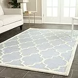 SAFAVIEH Geometrisch Teppich für Wohnzimmer, Esszimmer, Schlafzimmer - Cambridge Collection, Kurzer Flor, Hellblau und Elfenbein, 152 X 244 cm