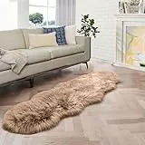 ORINOVA Teppich Flauschig Beige 60x180 cm Kuschel Teppich Fellteppich Waschbar Kunstfell Weicher Wohnzimmer Bettvorleger Schlafzimmer Fellform