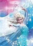 Komar Frozen 2 Elsa Action - Größe: 50 x 70 cm, Wandbild, Poster, Kunstdruck (ohne Rahmen), Disney